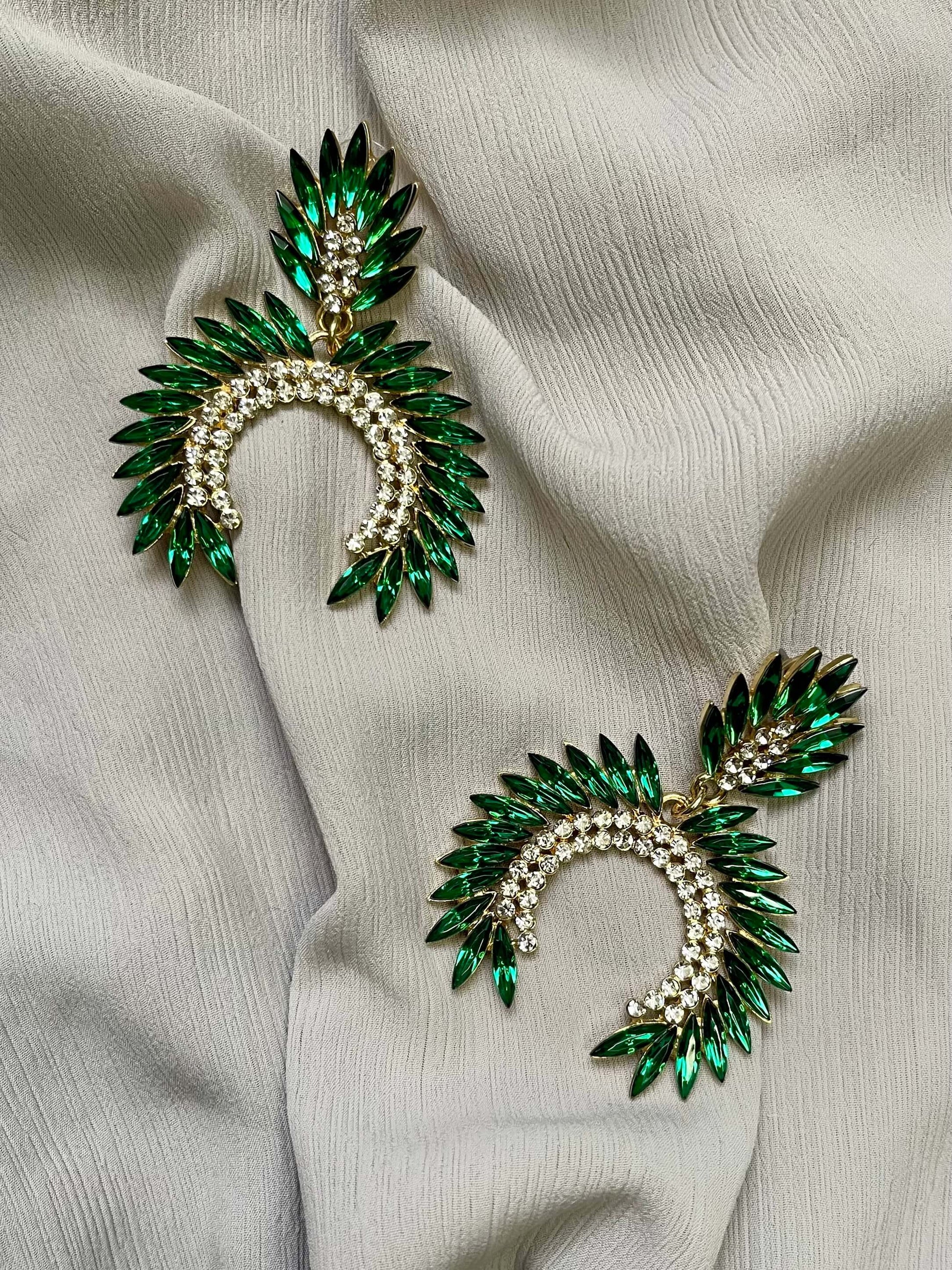 Green emerald fancy geometric peacock feather shape dangle drop fashion jewelry earrings with rhinestones - Roulette Safari