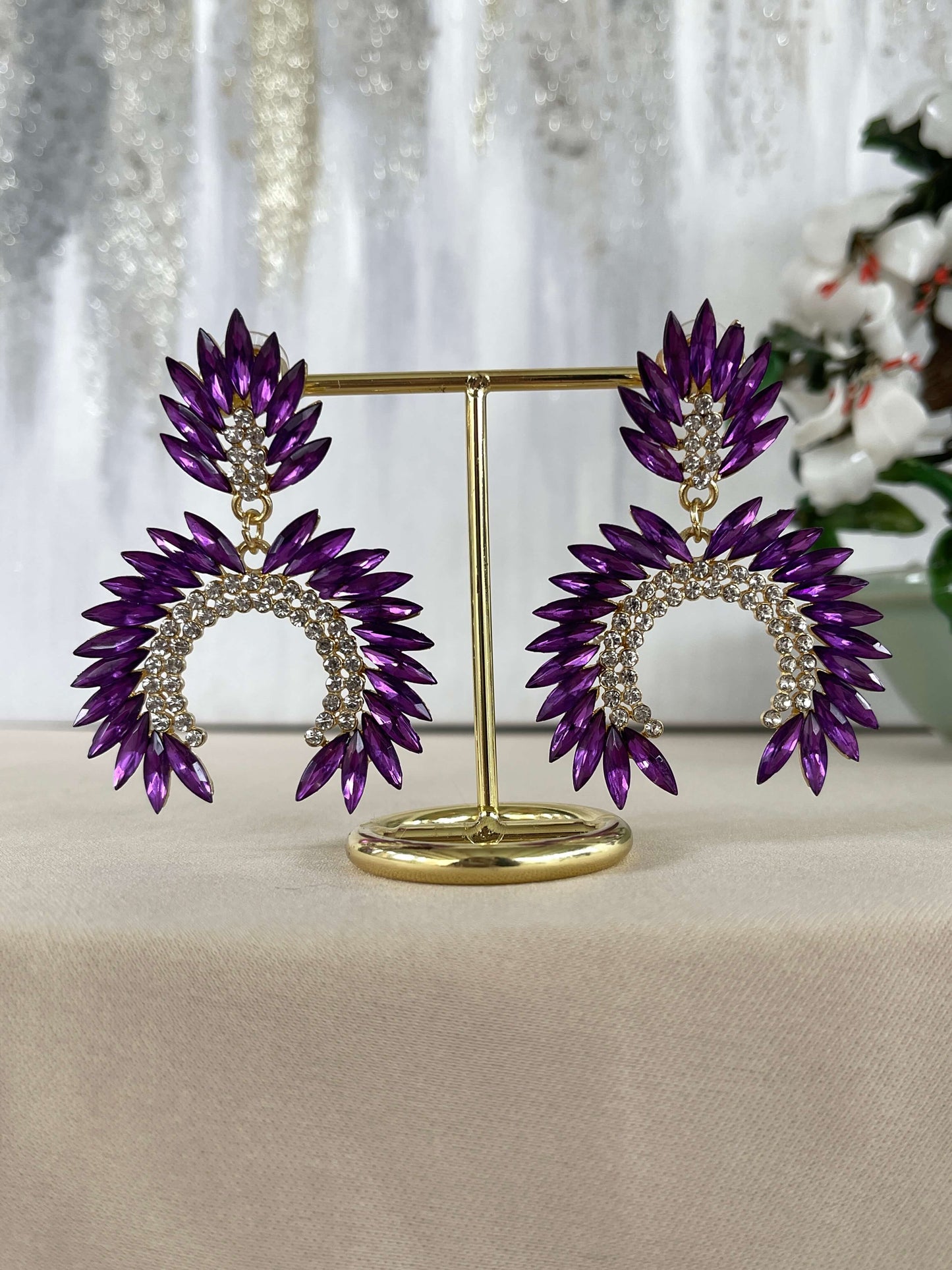 Purple violet fancy geometric peacock feather shape dangle drop fashion jewelry earrings with rhinestones on stand - Roulette Safari