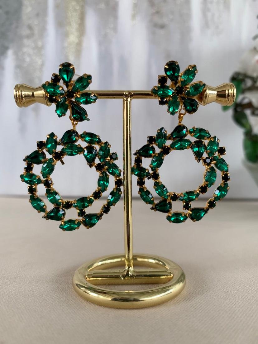 Green emerald elegant geometric flower round hoop shape dangle drop fashion jewelry earrings on stand - Roulette Safari