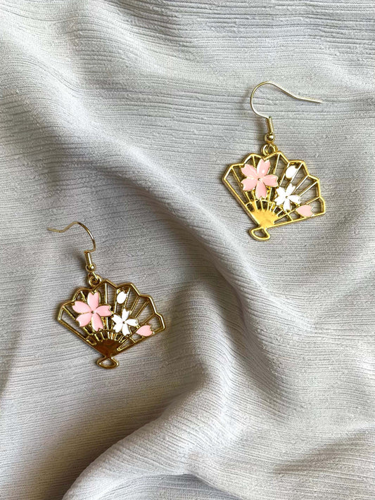 Asymmetric dangle drop fashion jewelry earrings, with a gold base traditional japanese fan charm and sakura flower - Roulette Safari